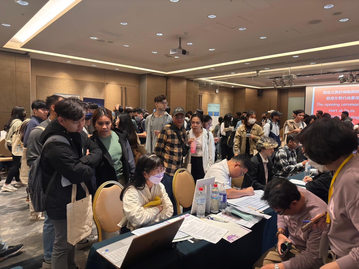臺南市補習教育事業協會 - 「第二屆僑外生校園就業博覽會」 設攤徵才圓滿成功🏅... | Facebook