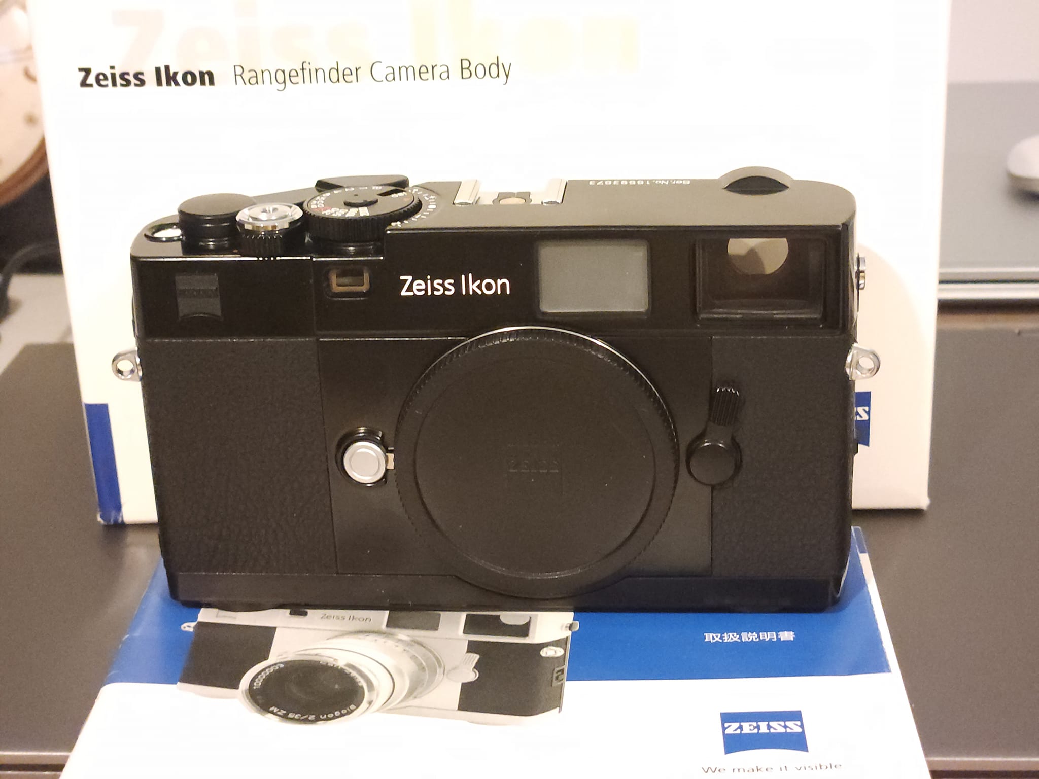 Zeiss Ikon ZM Camera Features and Comparison with Minolta CLE