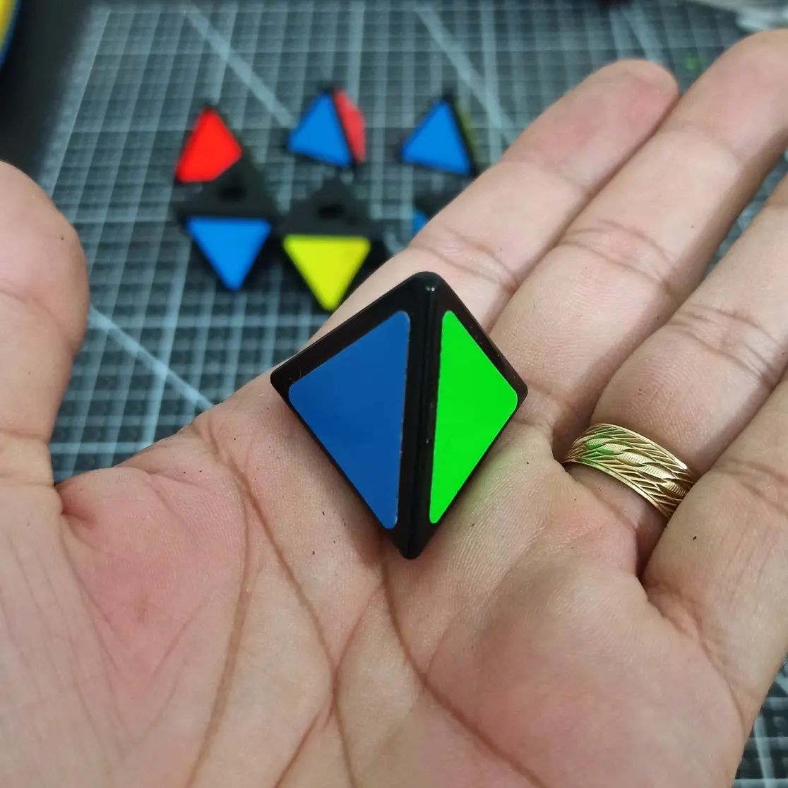 ModsDesignmb - Proceso con un pyraminx!!! #pyraminx #rubik...