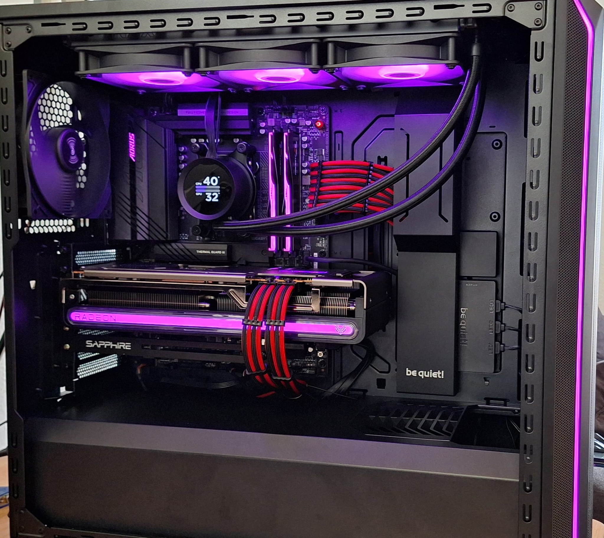 AMD Ryzen 7 7700X gaming PC build with XFX Radeon RX 7800 XT