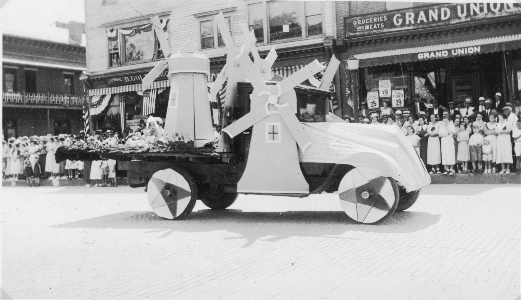 Granville - Eastern Star Float in parade, 1930s Pictured is the float ...
