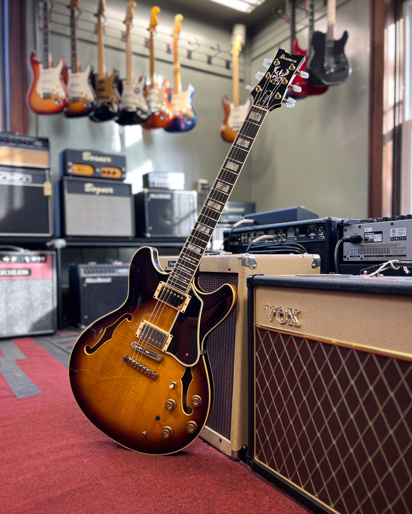 Just arrived: a super clean, first year Ibanez AS-200 from 1979