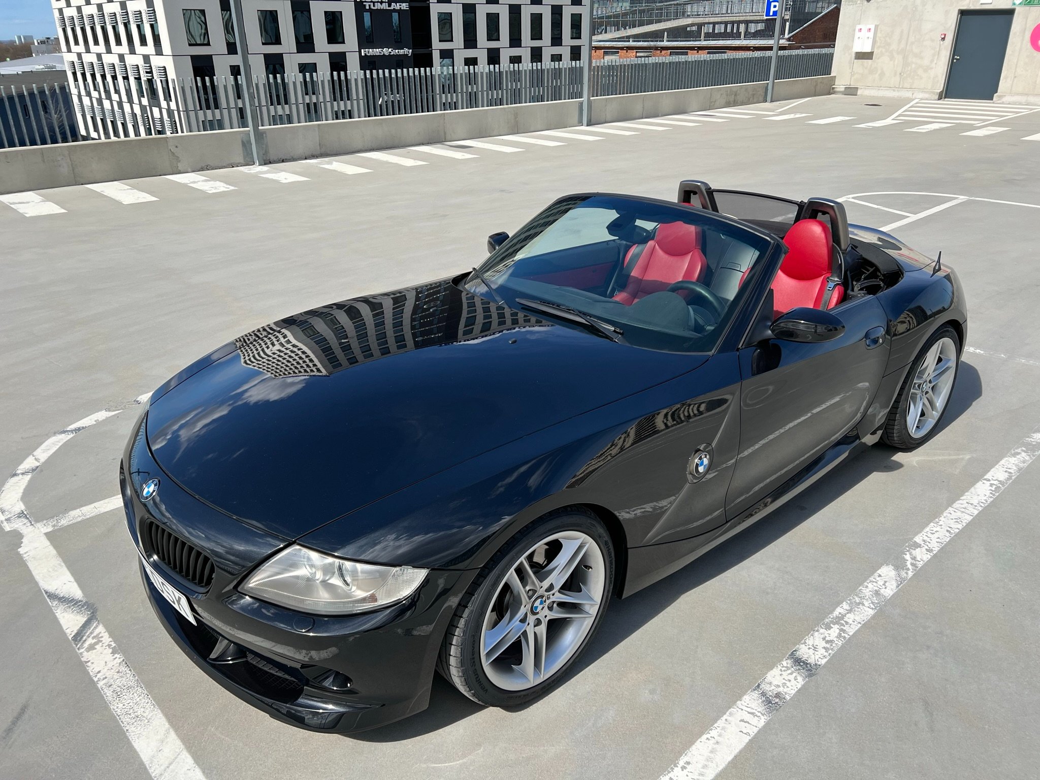 Greetings! 3.0si N52 (3.00 l / 195 kW), manual Black-sapphire