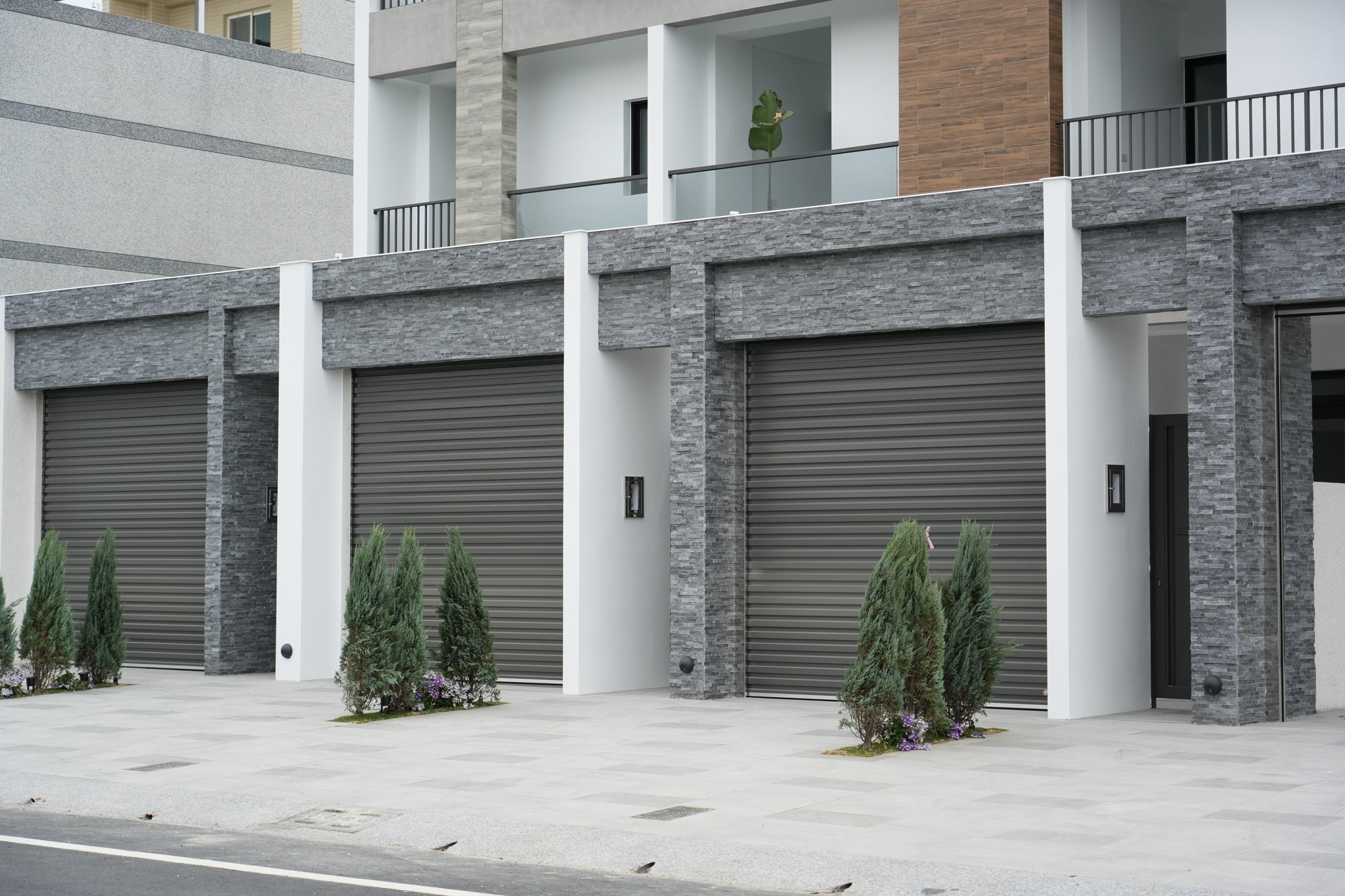 日常鉄件製作所 - 富田話語12戶建案 I 晴杉建設 I 台東 項目 格來得捲門 I 車庫小門 I 信箱 I... | Facebook