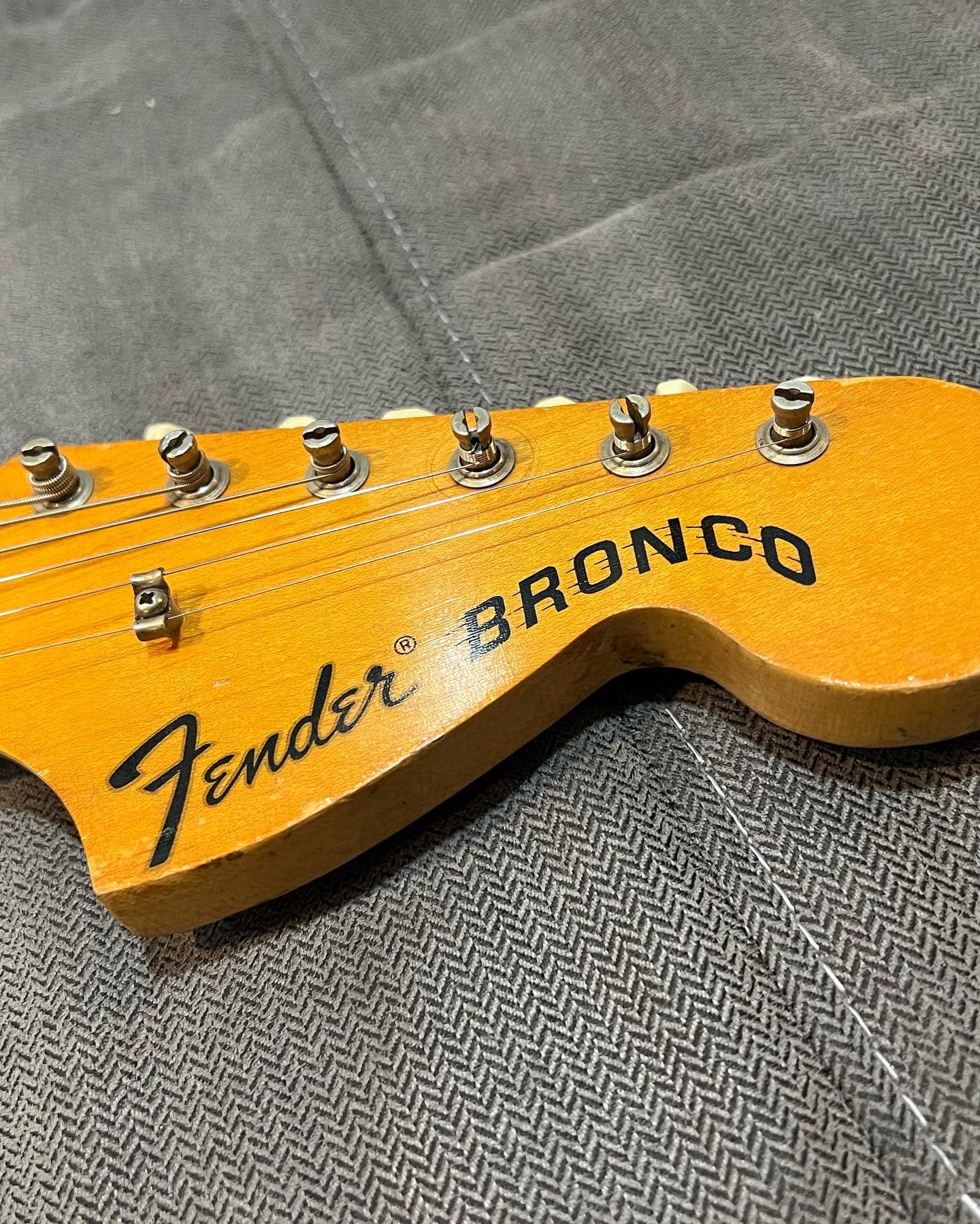 Vintage Fender Bronco guitar review and photos