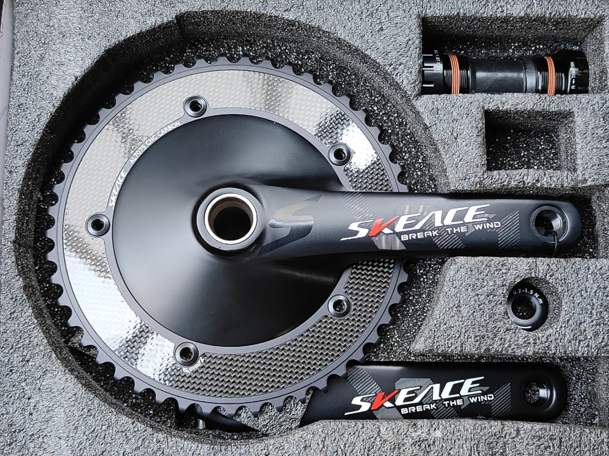 Product: Skeace Break The Wind Outboard Crankset Size: 49T Specs