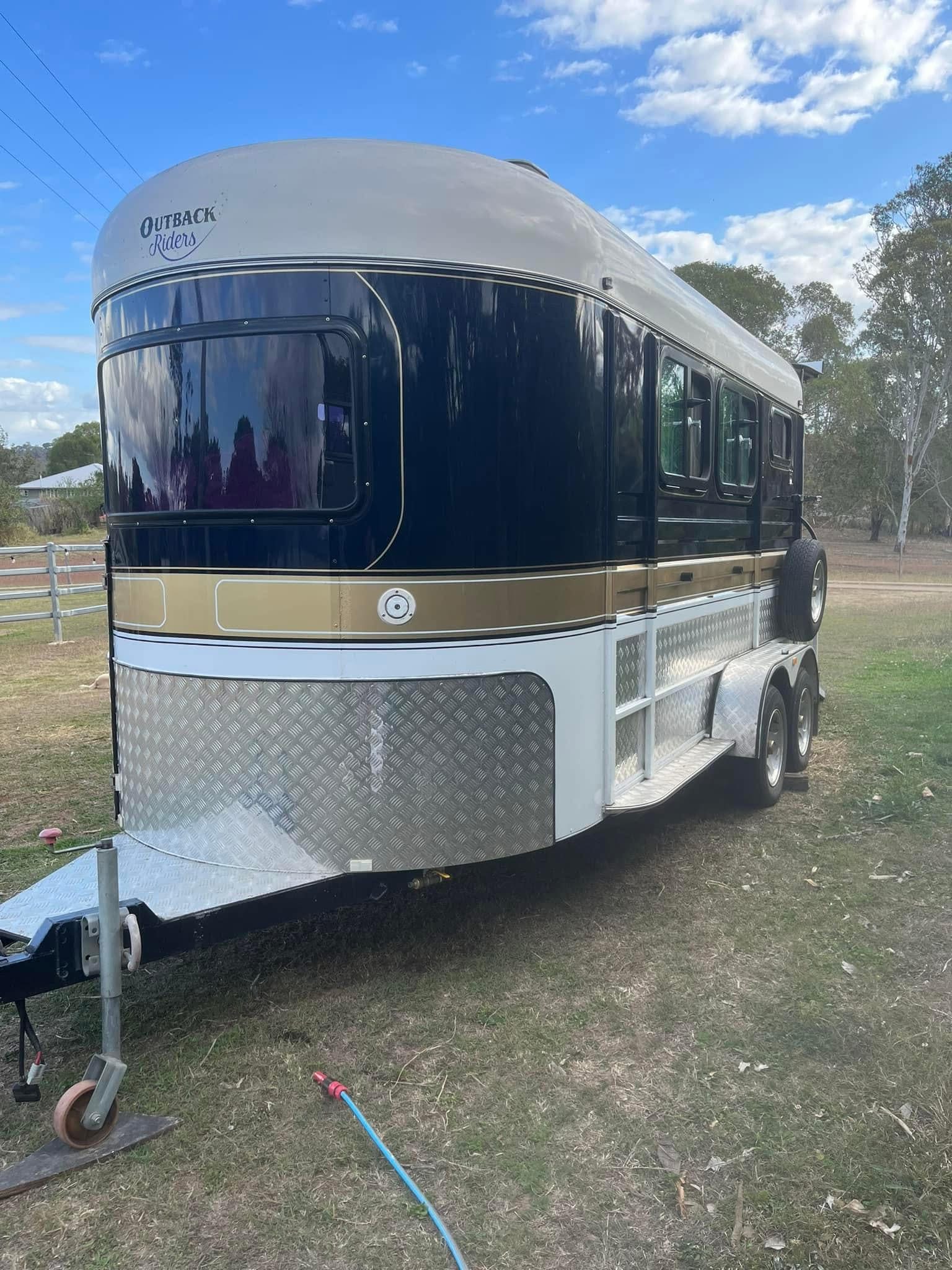 2020 Outback Rider 3HAL with Kitchenette