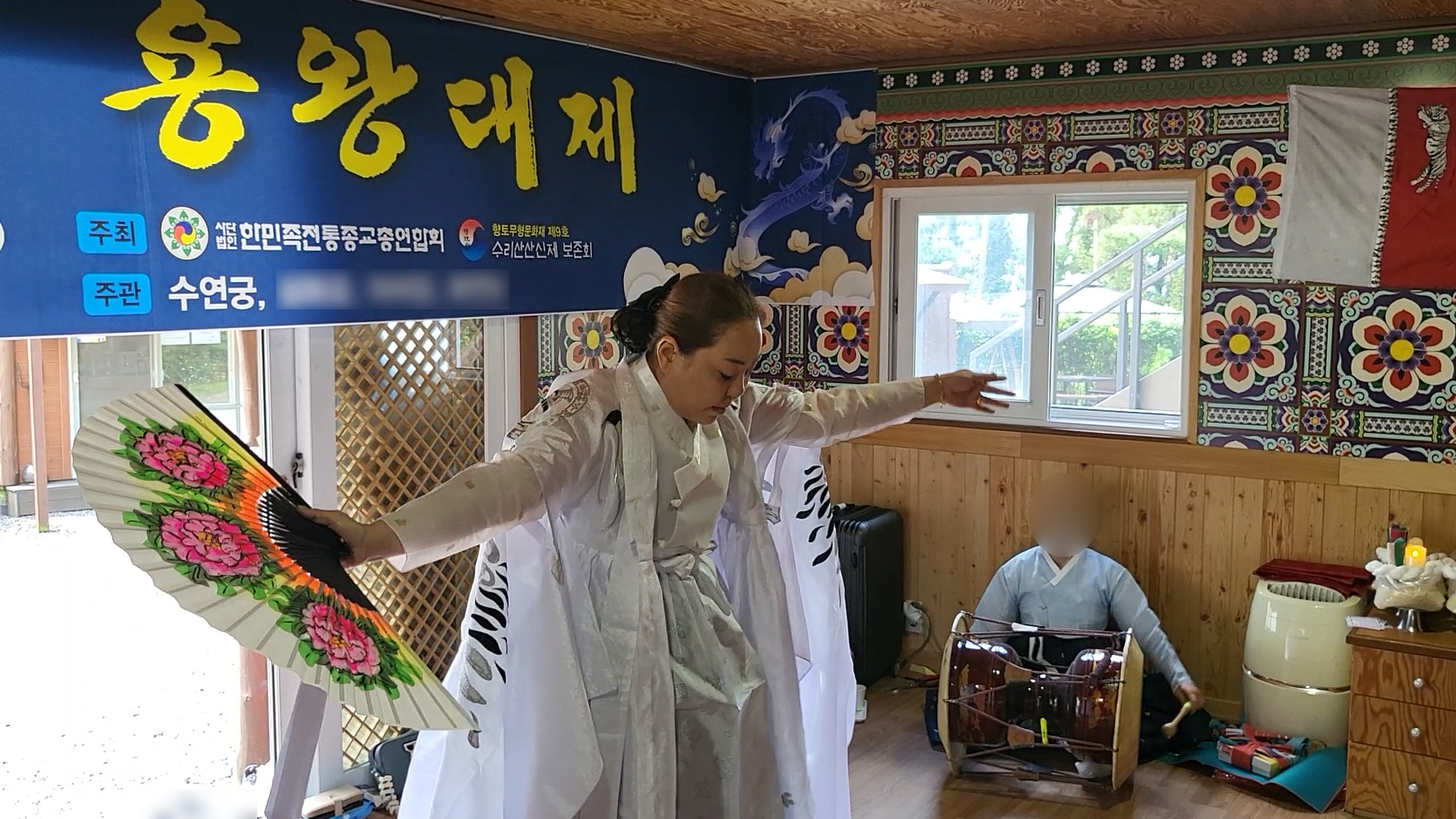수연궁 - 제주도 용왕대제...! 대용궁 할머니 할아버지 이정성 받으시고.. 빌어가는 신도님네 만사형통... | Facebook