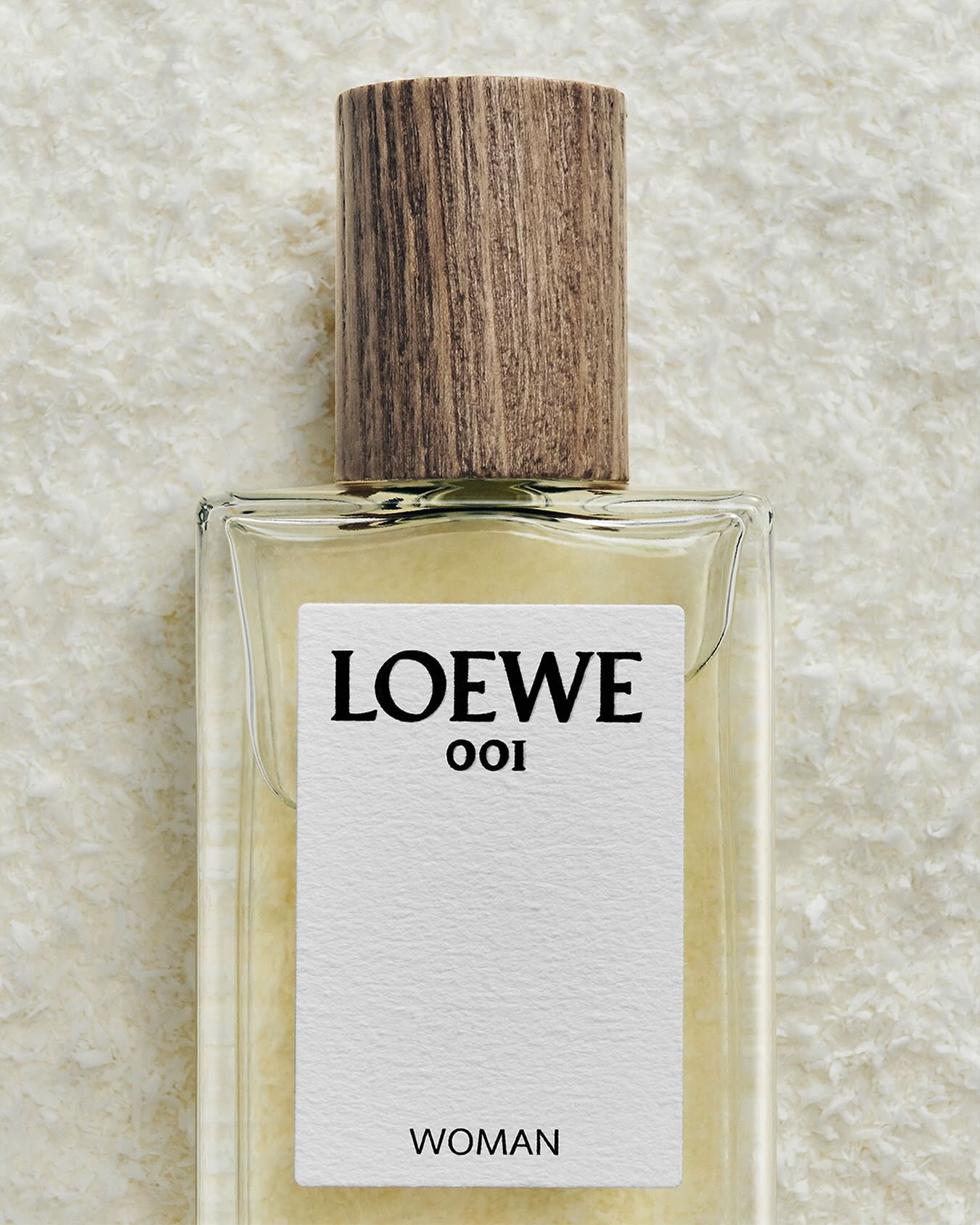 LOEWE 001 WOMAN FRESH YET WARM LOEWE 001 Woman EDP features warm 
