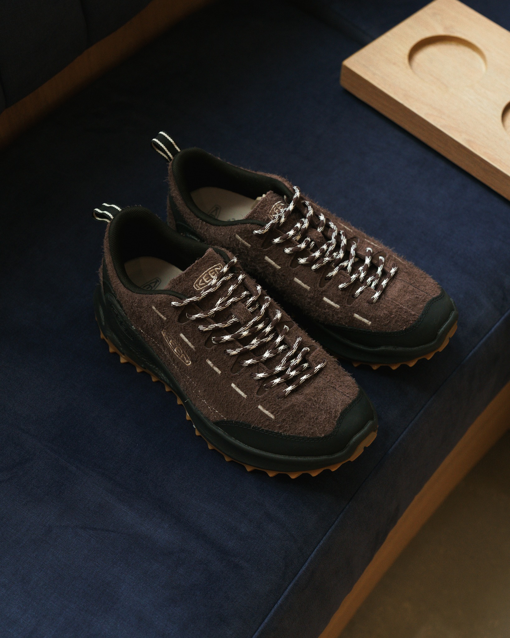 Layover - KEEN Jasper Zionic สี Java/Birch โทนน้ำตาลเข้ม อบอุ่น ถ่ายทอด ...