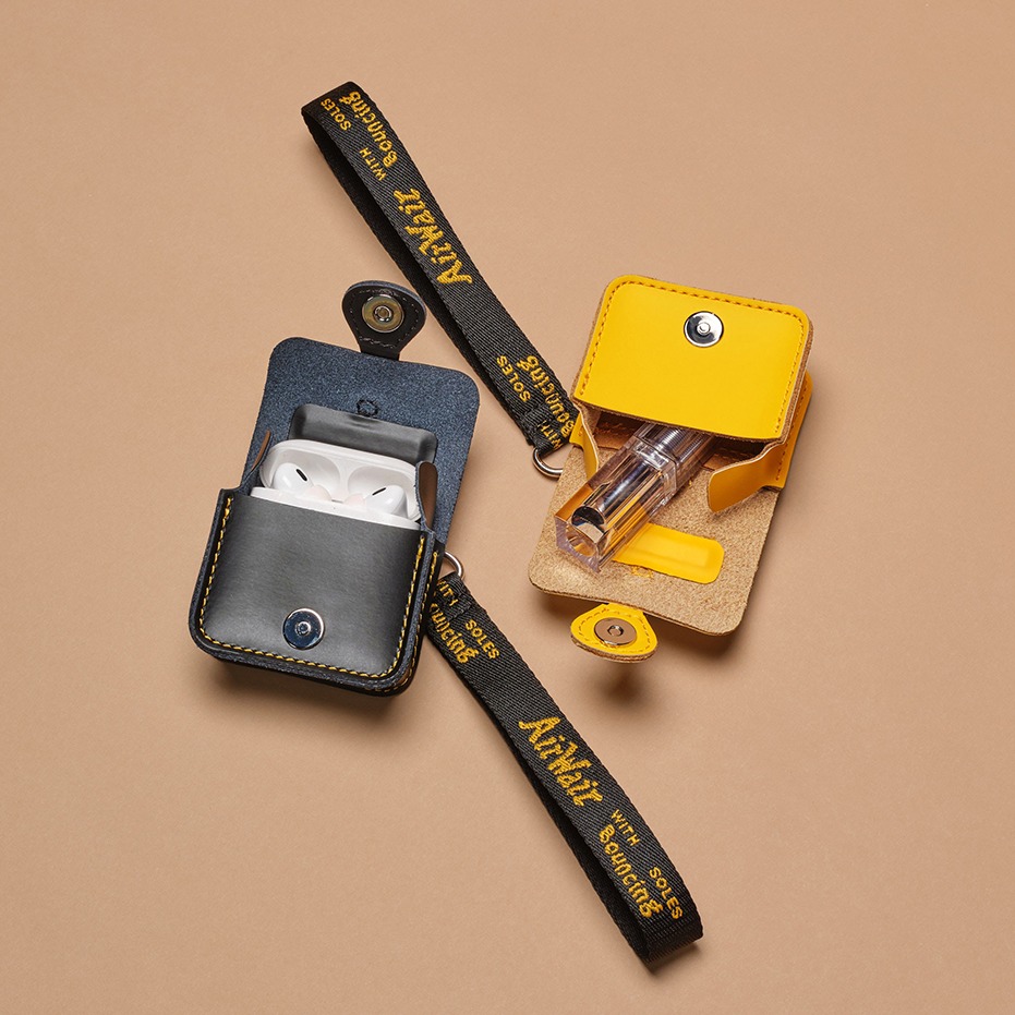 New arrival. The Pouch Keyring is crafted with durable Kiev