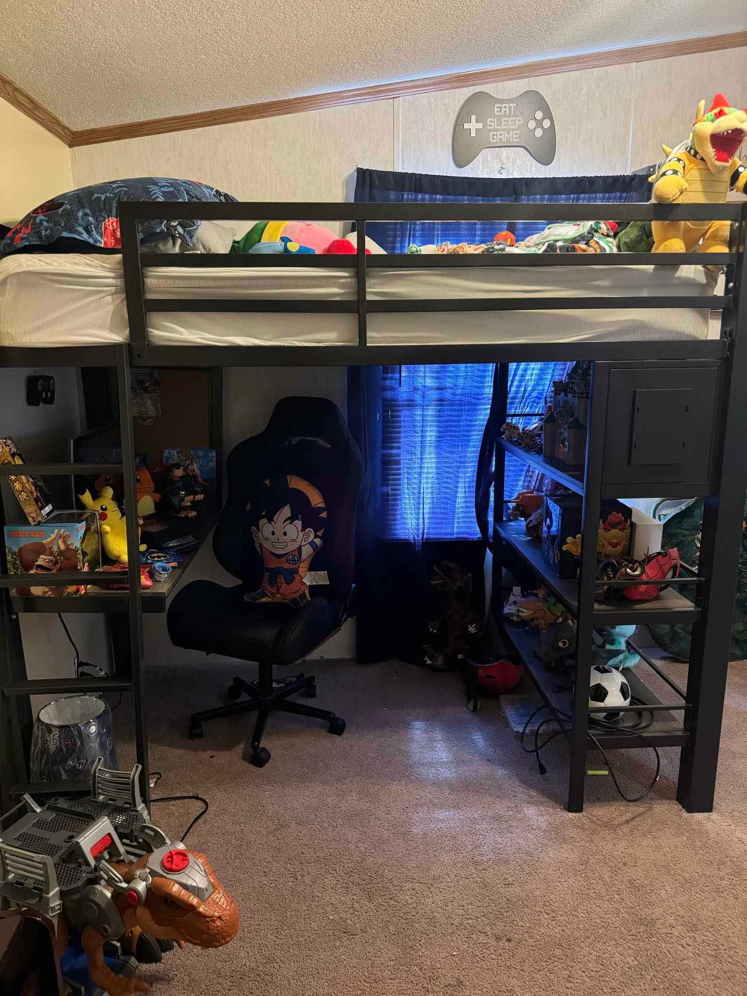twin loft bed w/mattre Beds & Bed Frames San Marcos, Texas