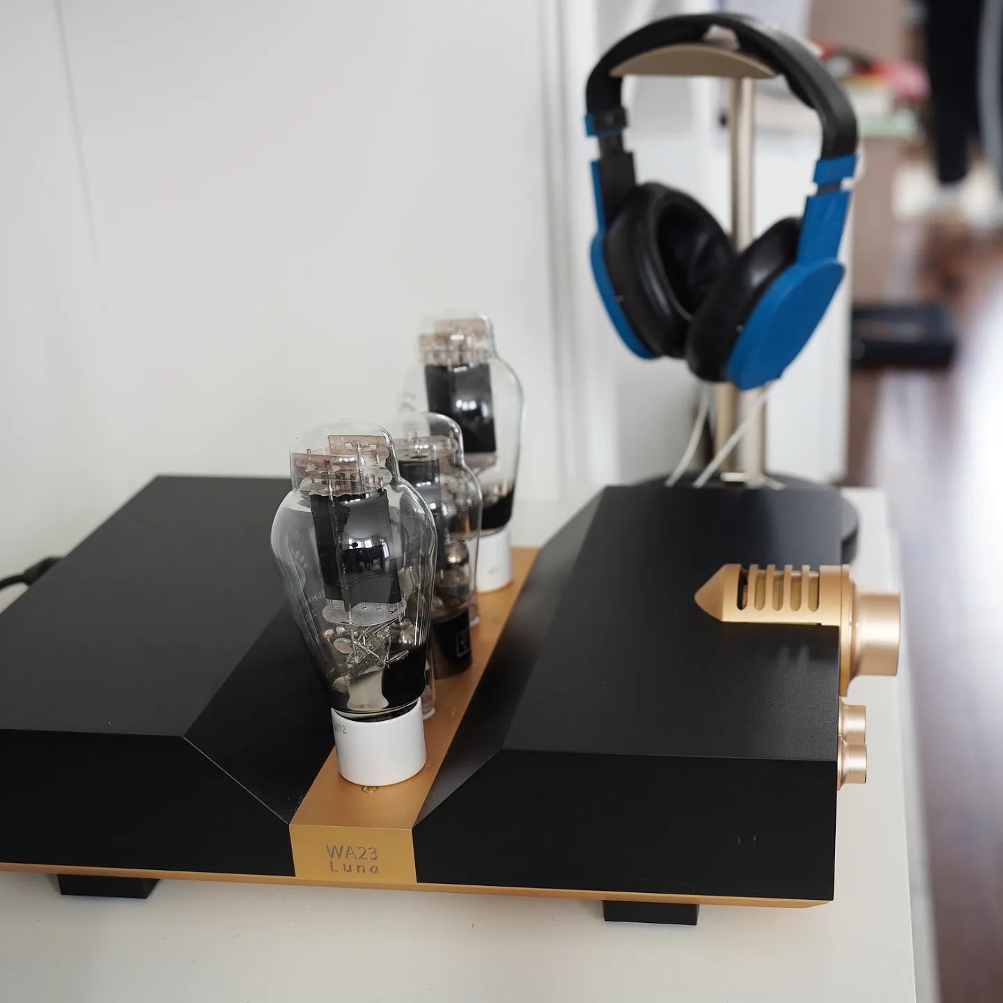 Woo Audio - The WA23 LUNA is the perfect blend of visual...