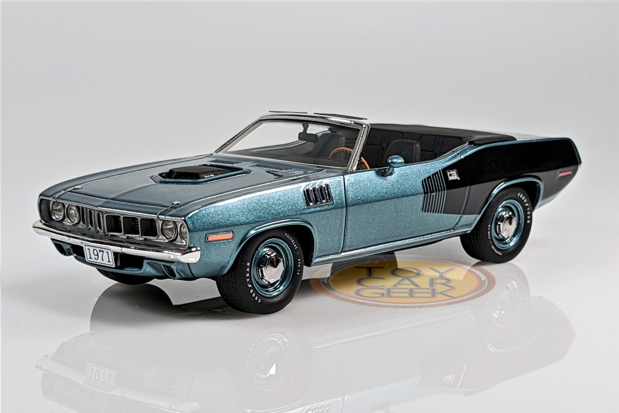 New from GreenLight Highway 61 series: 1/18 scale 