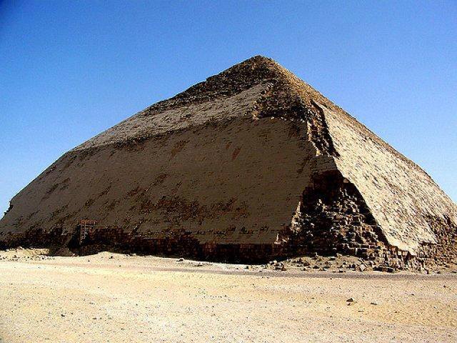 Pirámide Romboidal | Masr