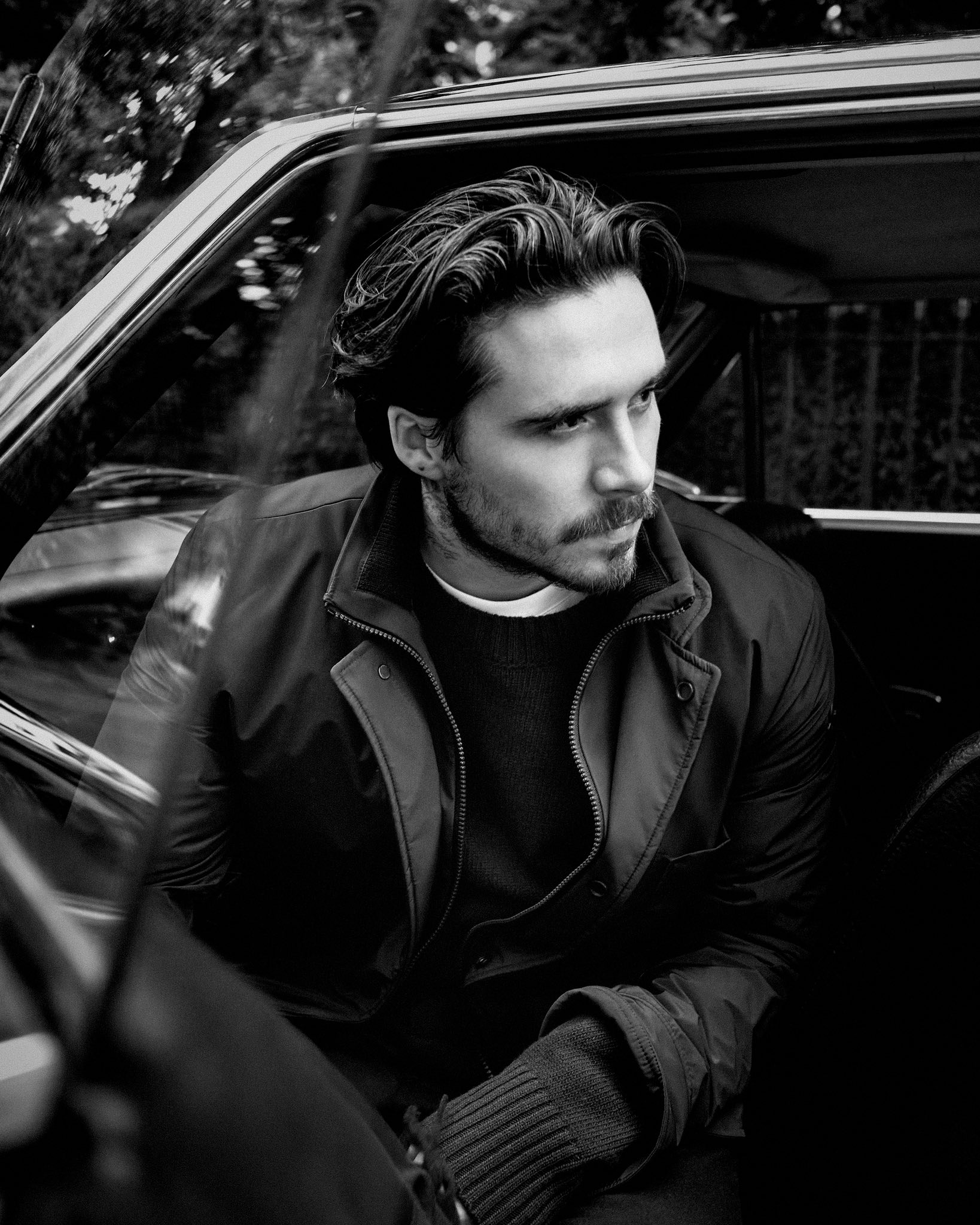 マフラー 4点　GUCCI、MONCLER 、Brooks Brothers他 Man about town. ​​ ​​ Brooklyn Peltz Beckham returns to his native
