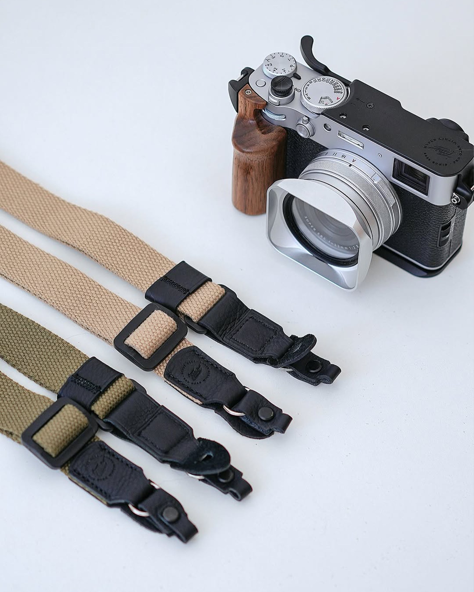 TILTA Cage Pour Fujifilm X100VI - Poignée En Bois, Adaptateur ARCA, Plaque Protection - Kit Voyage Noir