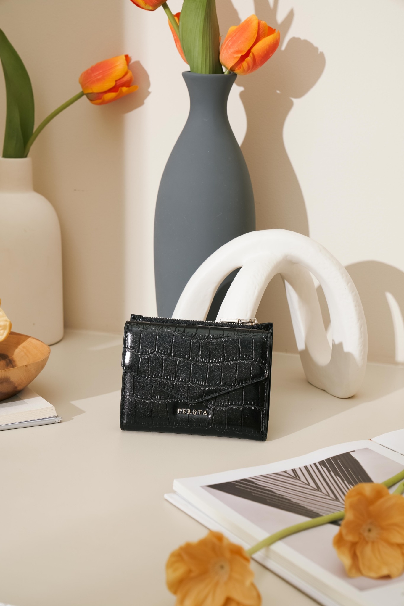 Perota - PEROTA “DONUT” Wallet ราคา : 920 บาท แถมกล่อง... | Facebook