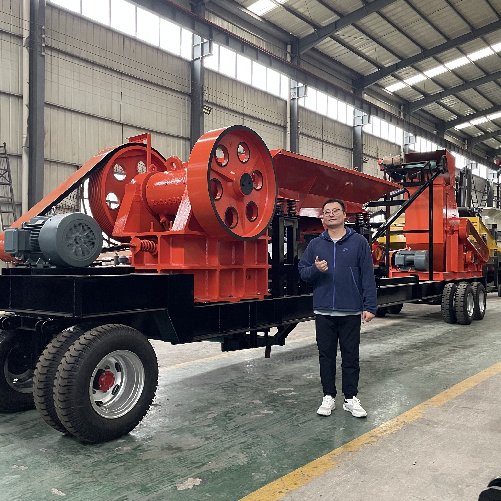 20T/h capacity mobile diesel power hammer crusher with conveyor for ...