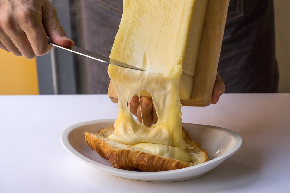 CheeseMania - New!!! Croissant raclette!!!🧀🥐🧀