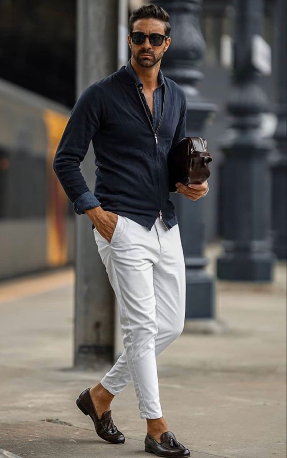 Chinos vs. Dress Trousers: Know the Difference 👖 They may look similar, but they serve very different purposes. CHINOS • Cotton twill fabric • More relaxed and breathable • Casual to smart-casual
