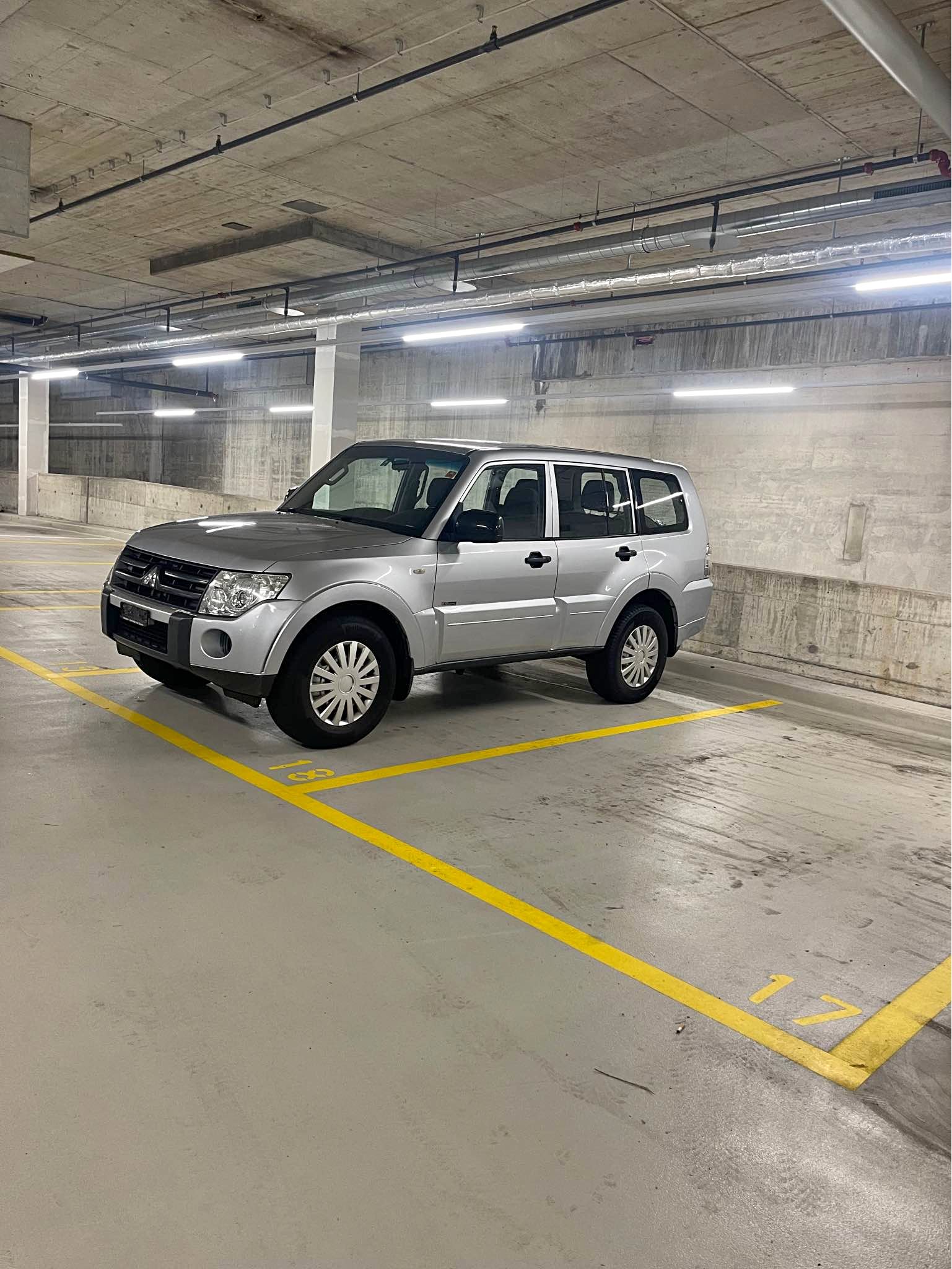 Mitsubishi Pajero 3.2DID - Cars & Trucks - Volketswil, Switzerland ...