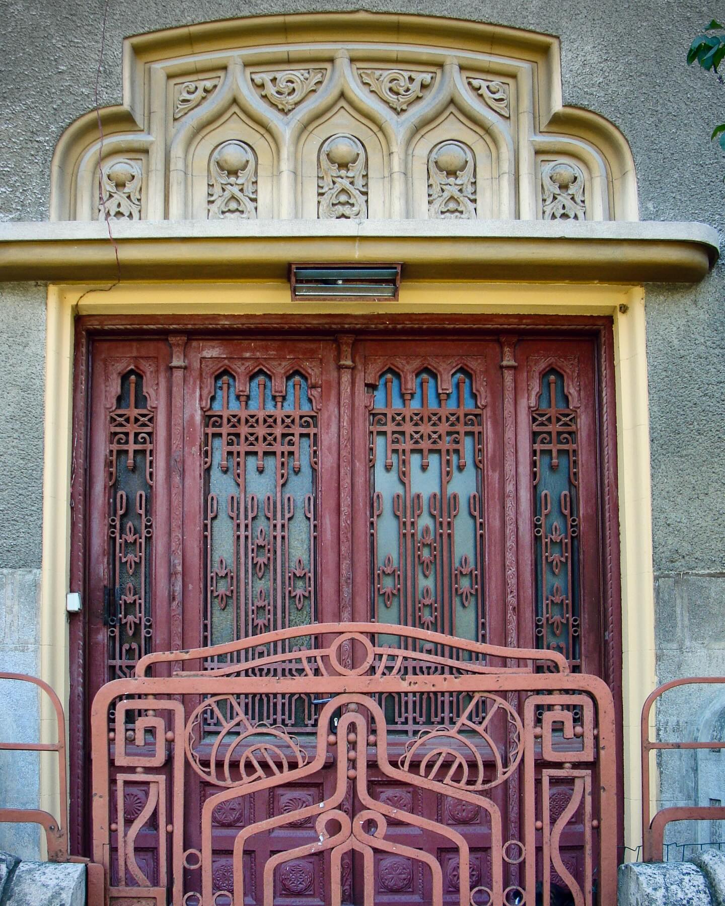 Valentin - An example of late Neo-Romanian design in Art Deco ...