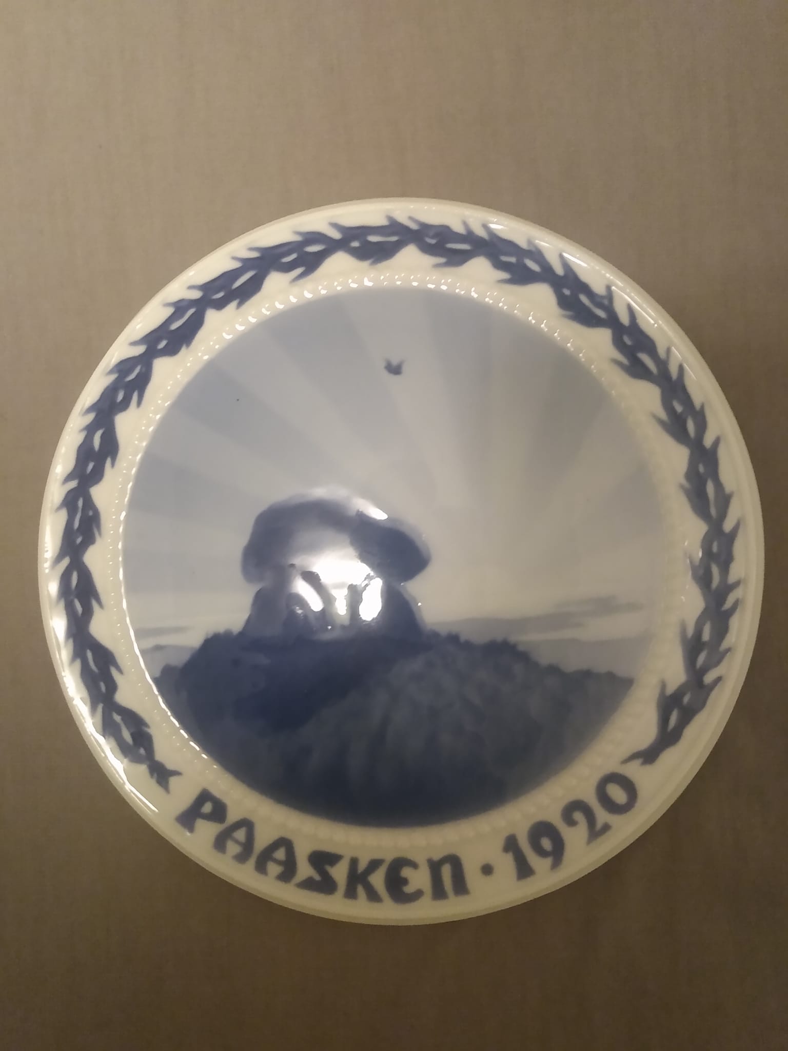 Authentic vintage Bing & Grøndahl (B&G) Mother's Day commemorative