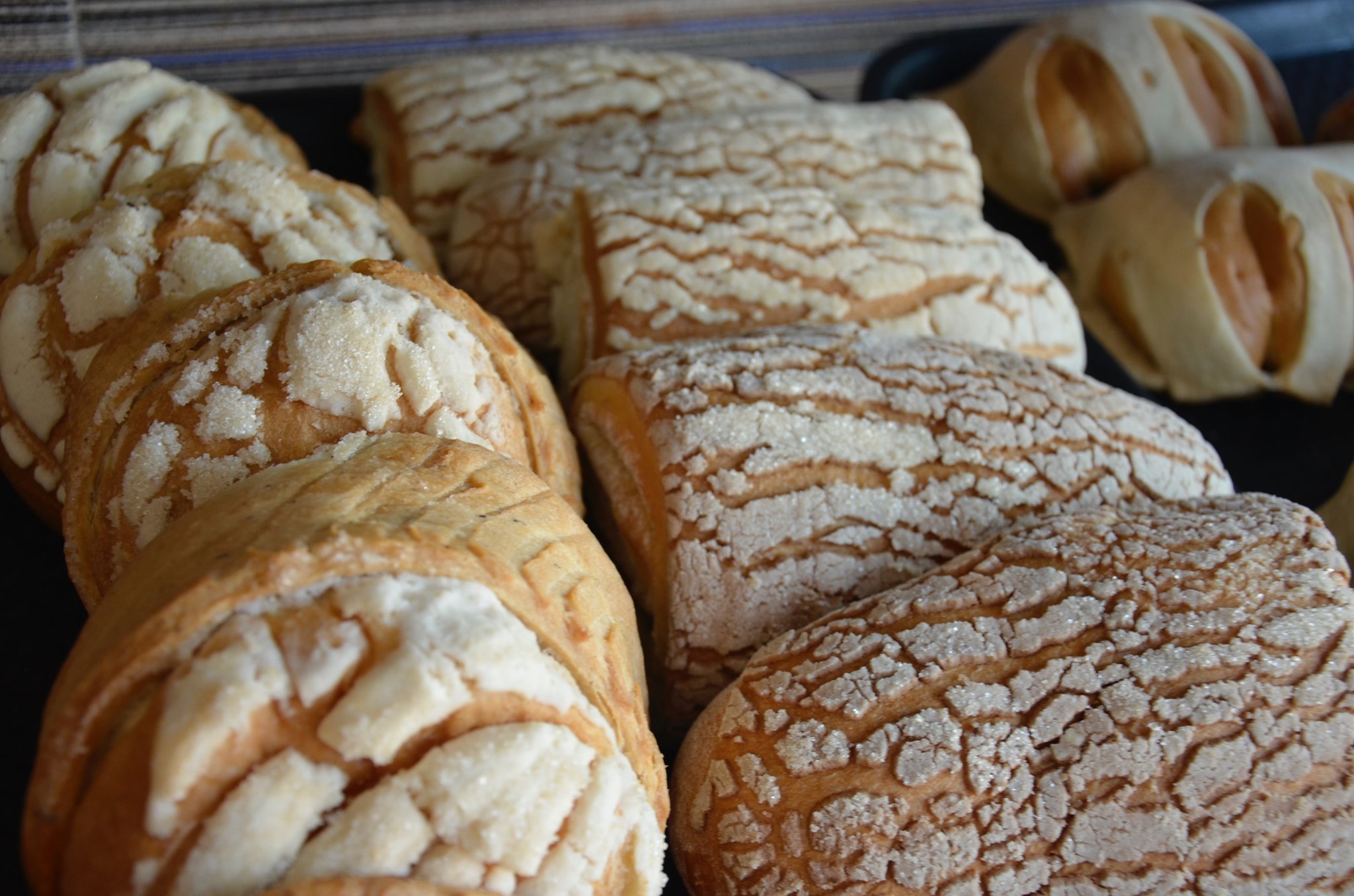 ¿Ya probaste nuestro pan dulce? Visita... - Panaderia Azteca
