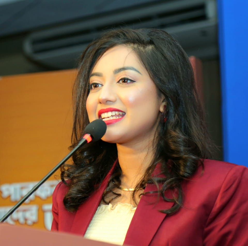Tama - Your regular corporate emcee and TV anchor is on fire 🔥 🔥🔥 # ...
