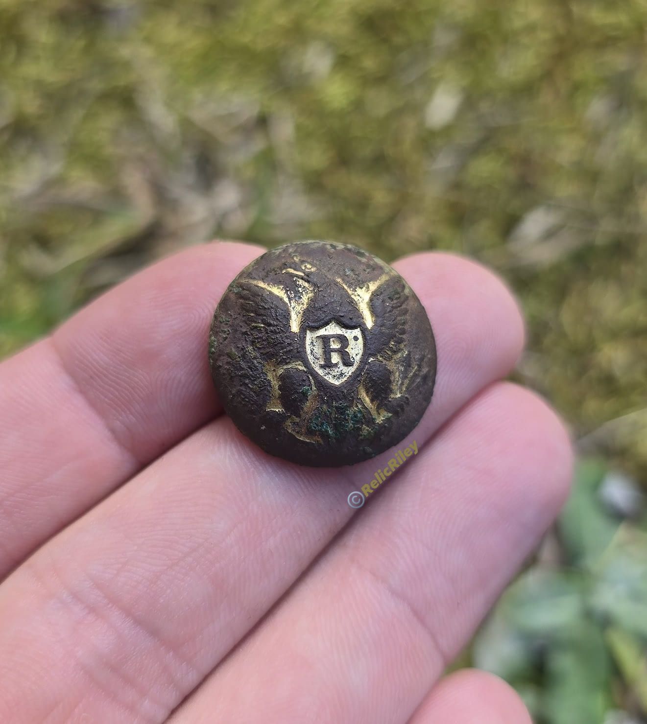 RelicRiley - A lovely circa late 1850s US rifleman button I found metal ...