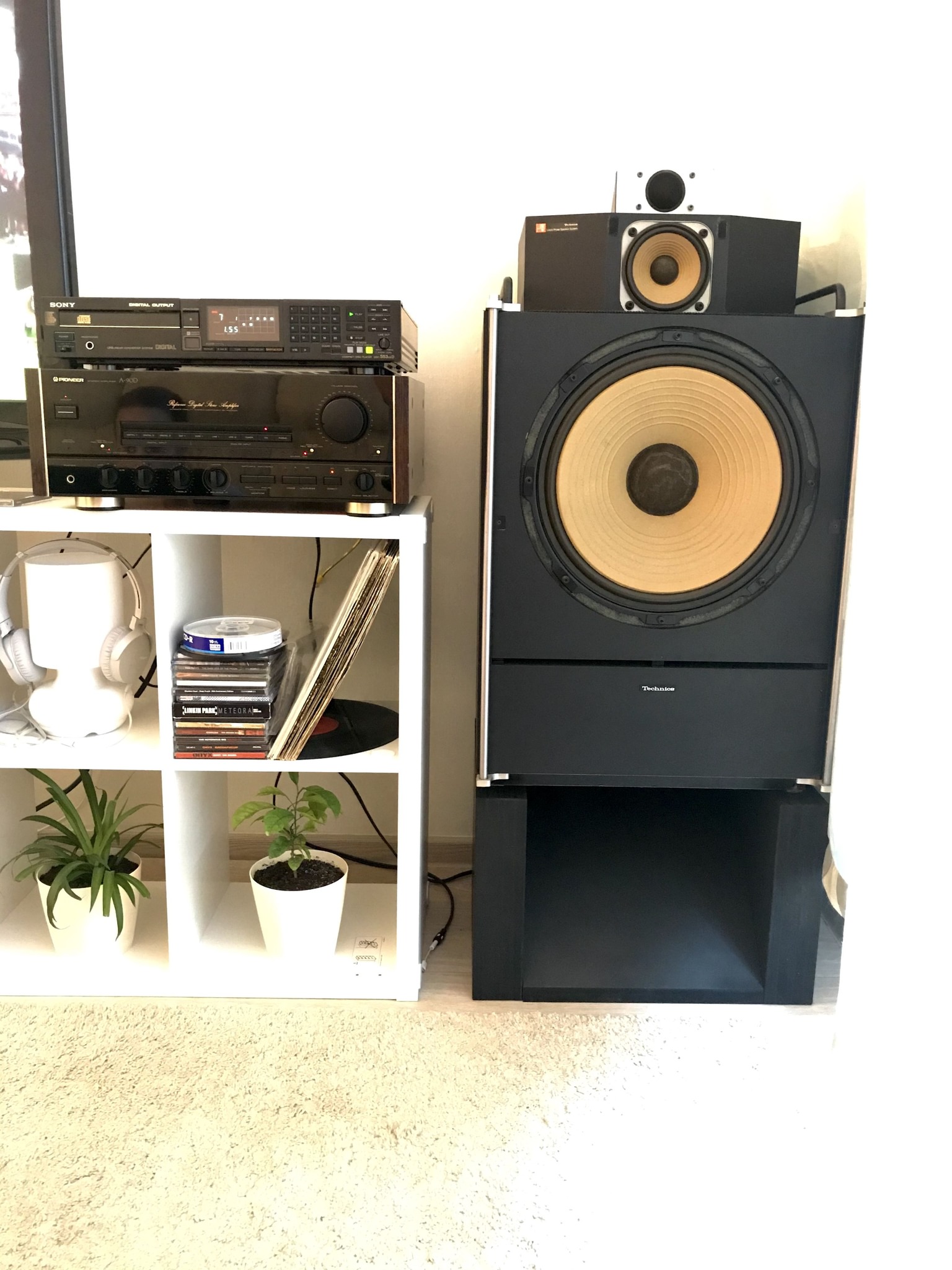 What are the experiences and prices of Technics SB-7000A speakers?