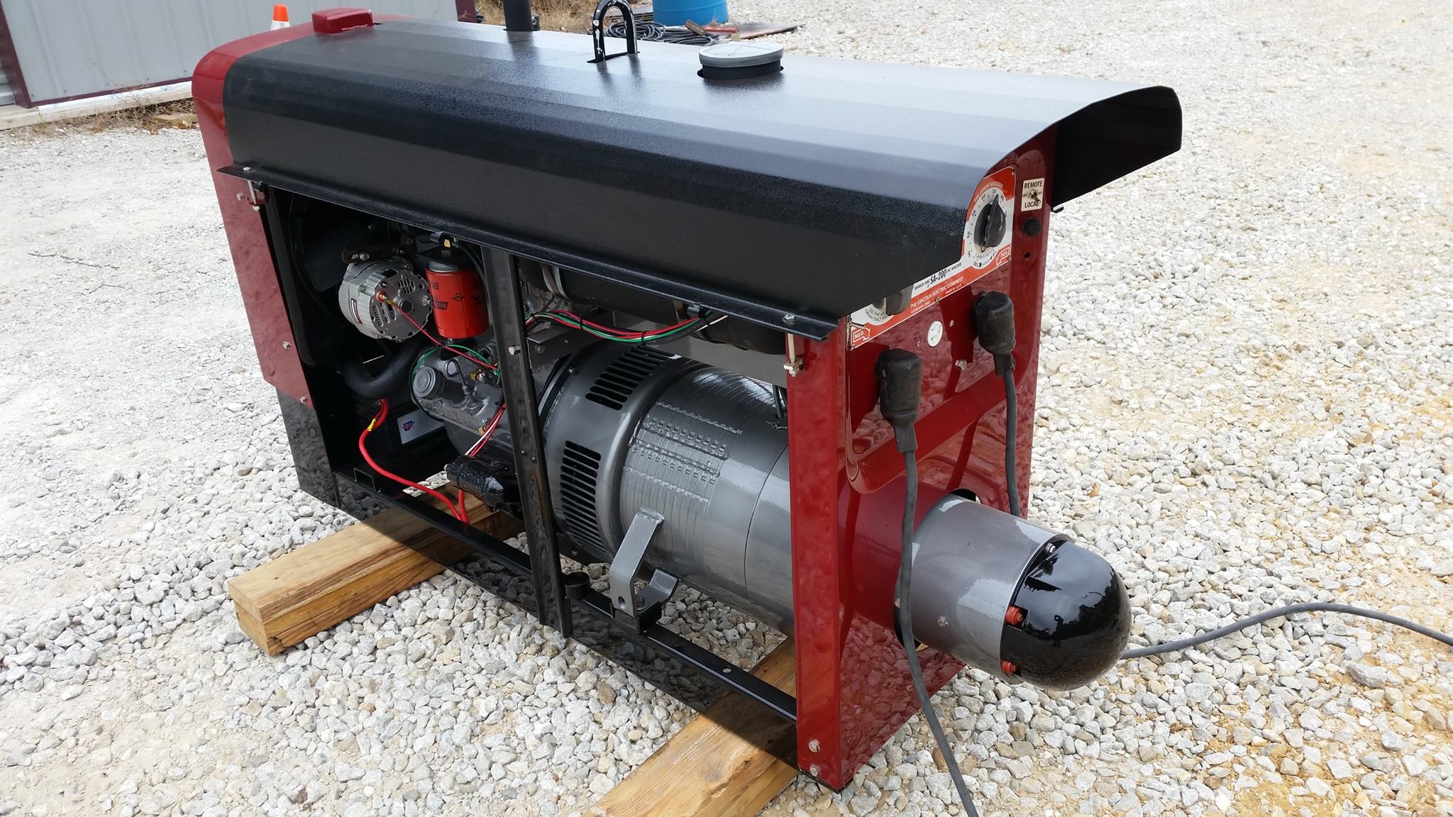 SOLD This is a 1971 Lincoln SA 200 Welder K6090 Red Face Pipeliner
