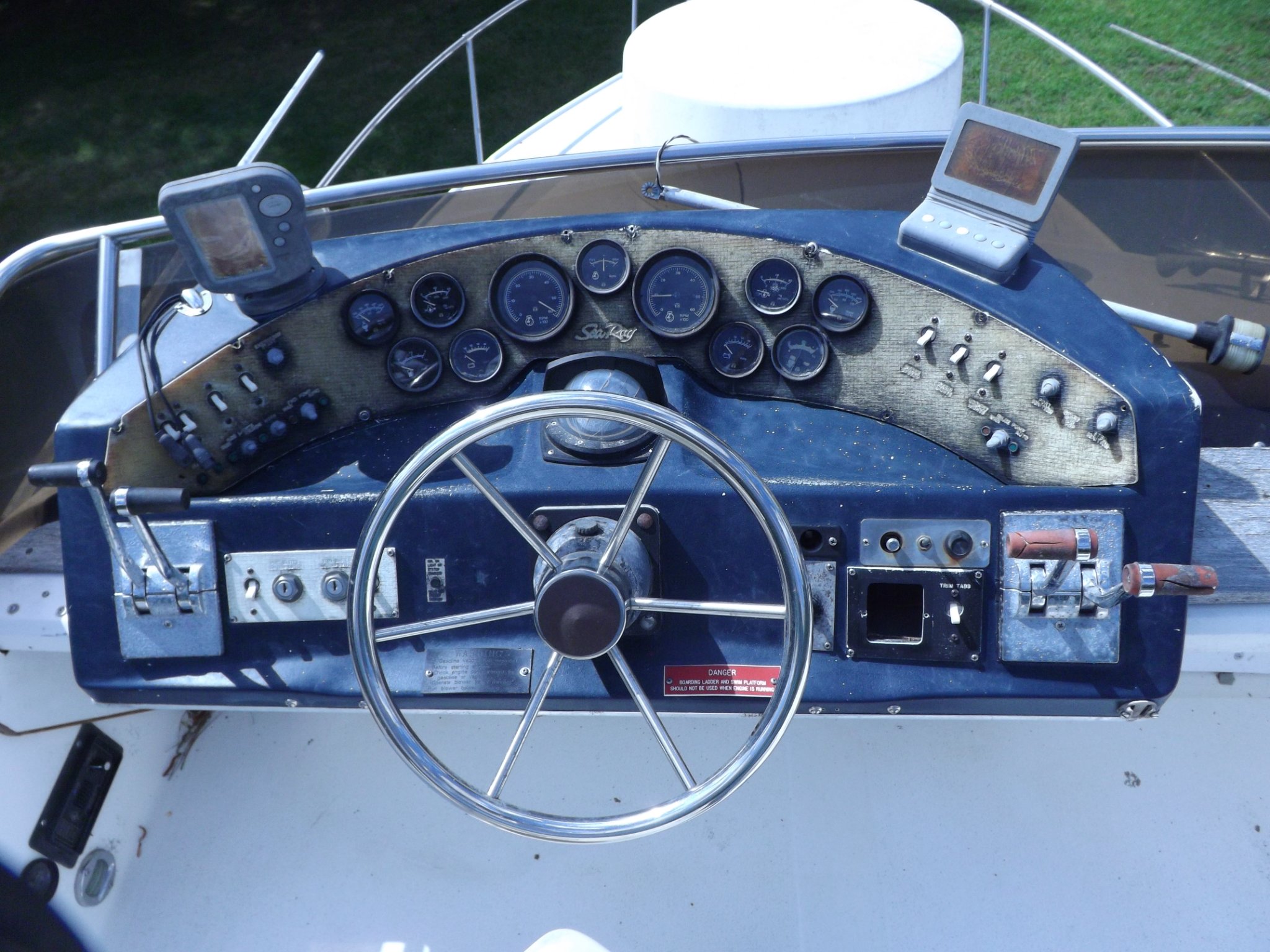 Sea Ray 30 Foot Sedan Bridge - Powerboats & Motorboats - Suffolk ...