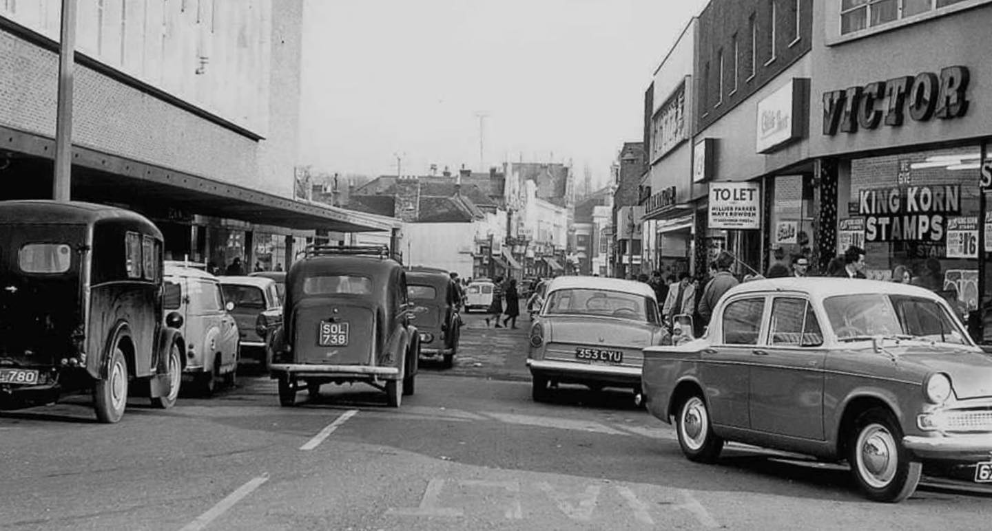 Southampton - East Street, early 1960s? Victor Value on the right ...