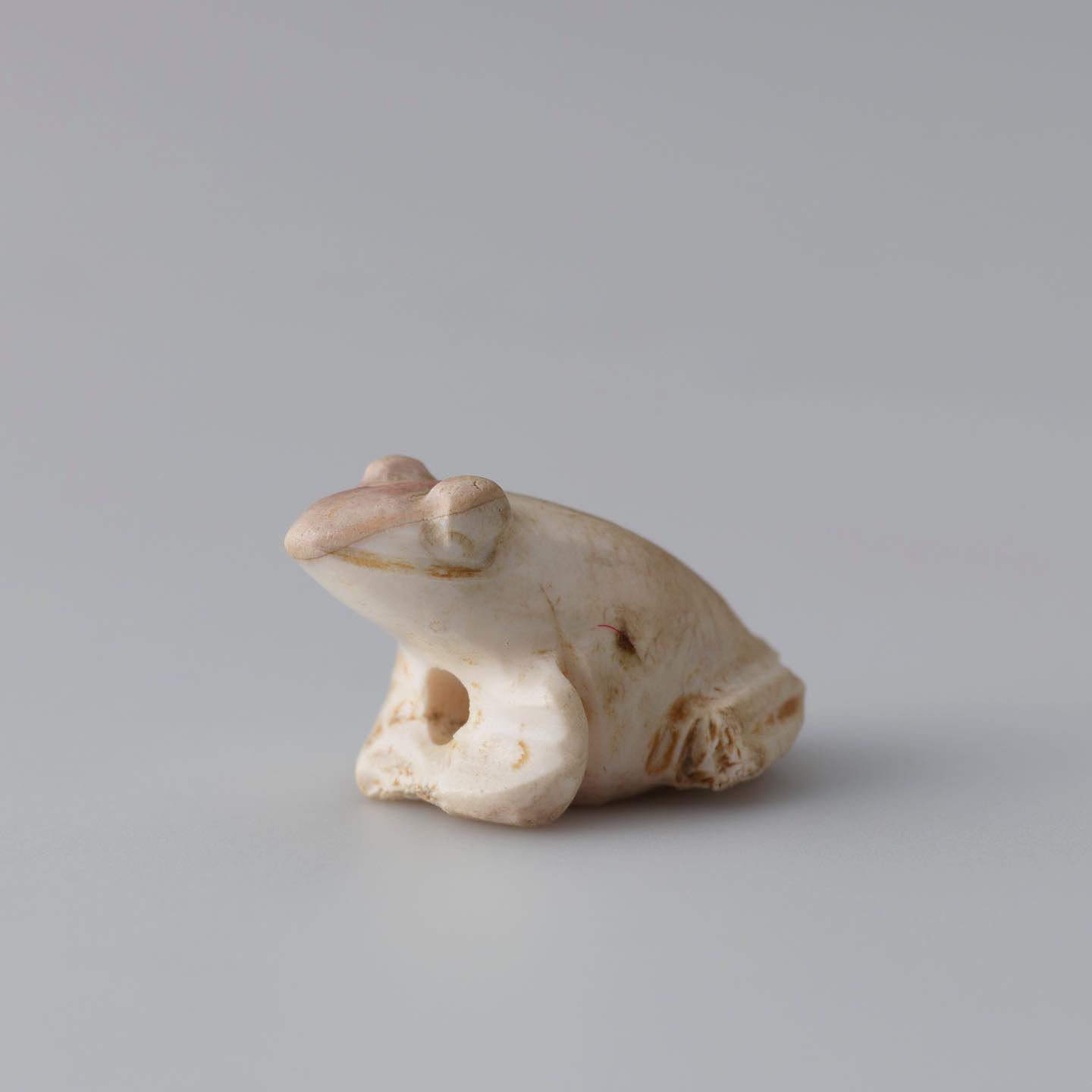 これ、紀元前に作られたカエルなんです。 紀元前3000年-1000年と考え