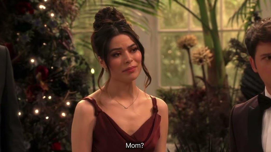Miranda Cosgrove teases the possibility of an 'iCarly' movie