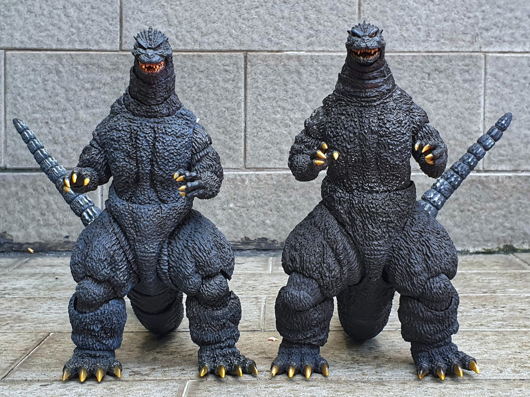 S.H.Monsterarts Godzilla 1989 (left) & S.H.Monsterarts Gofzilla 