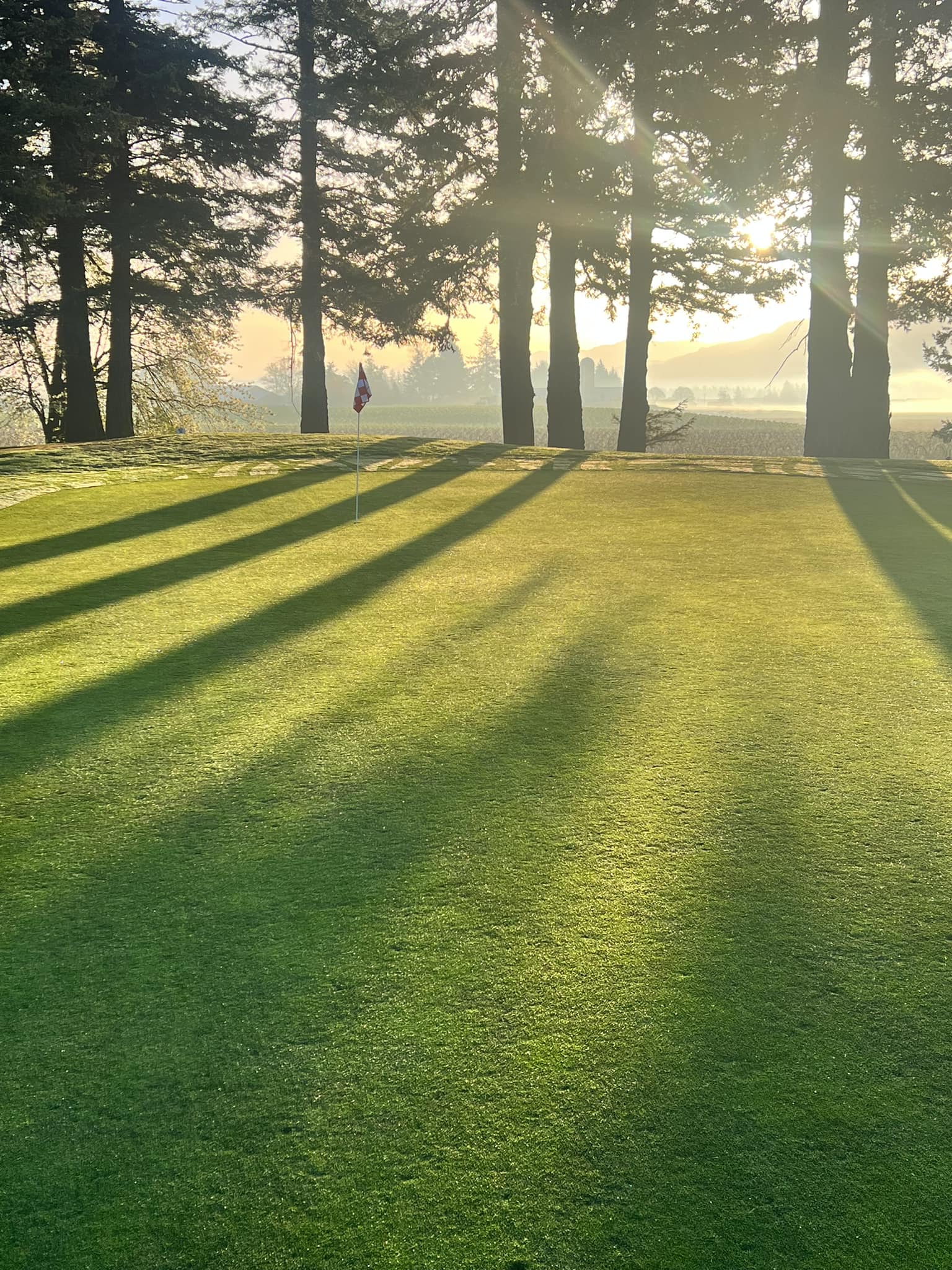 Happy Friday!!... - Raspberry Ridge Golf Course & Grill | Facebook