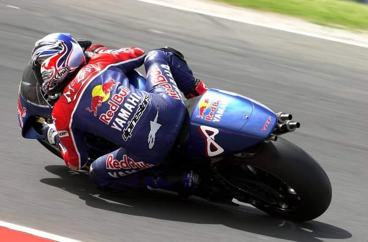 Garry McCoy - WCM Red Bull Yamaha YZR 500 V4 - 2002