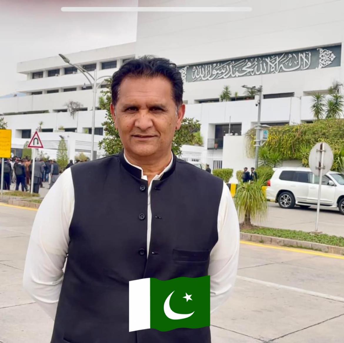 Raja Razaq - Raja Razaq added a new photo — at Sheesh...