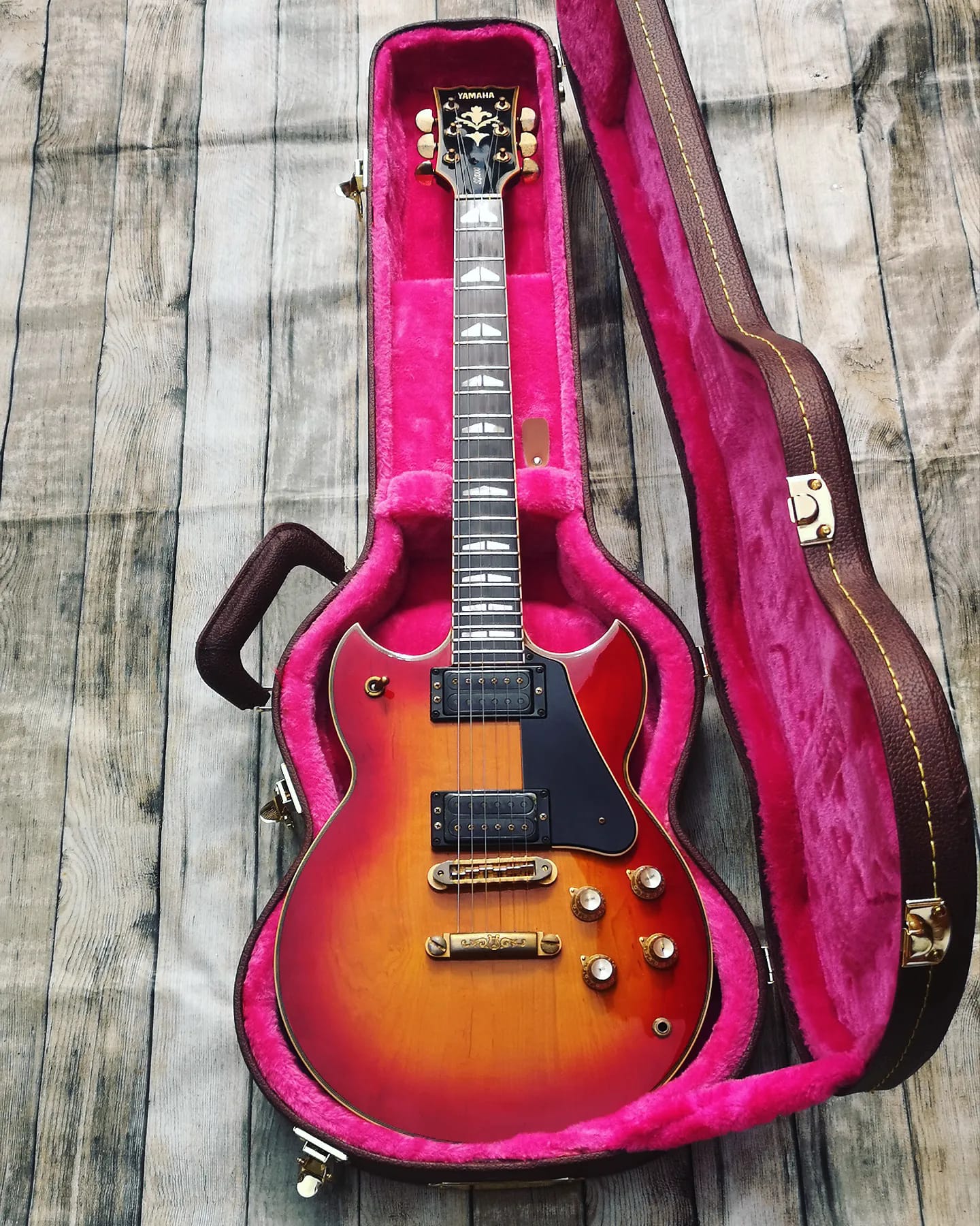 1979年製 YAMAHA SG-1000 Red Sunburst Restored 1979 Yamaha SG1000