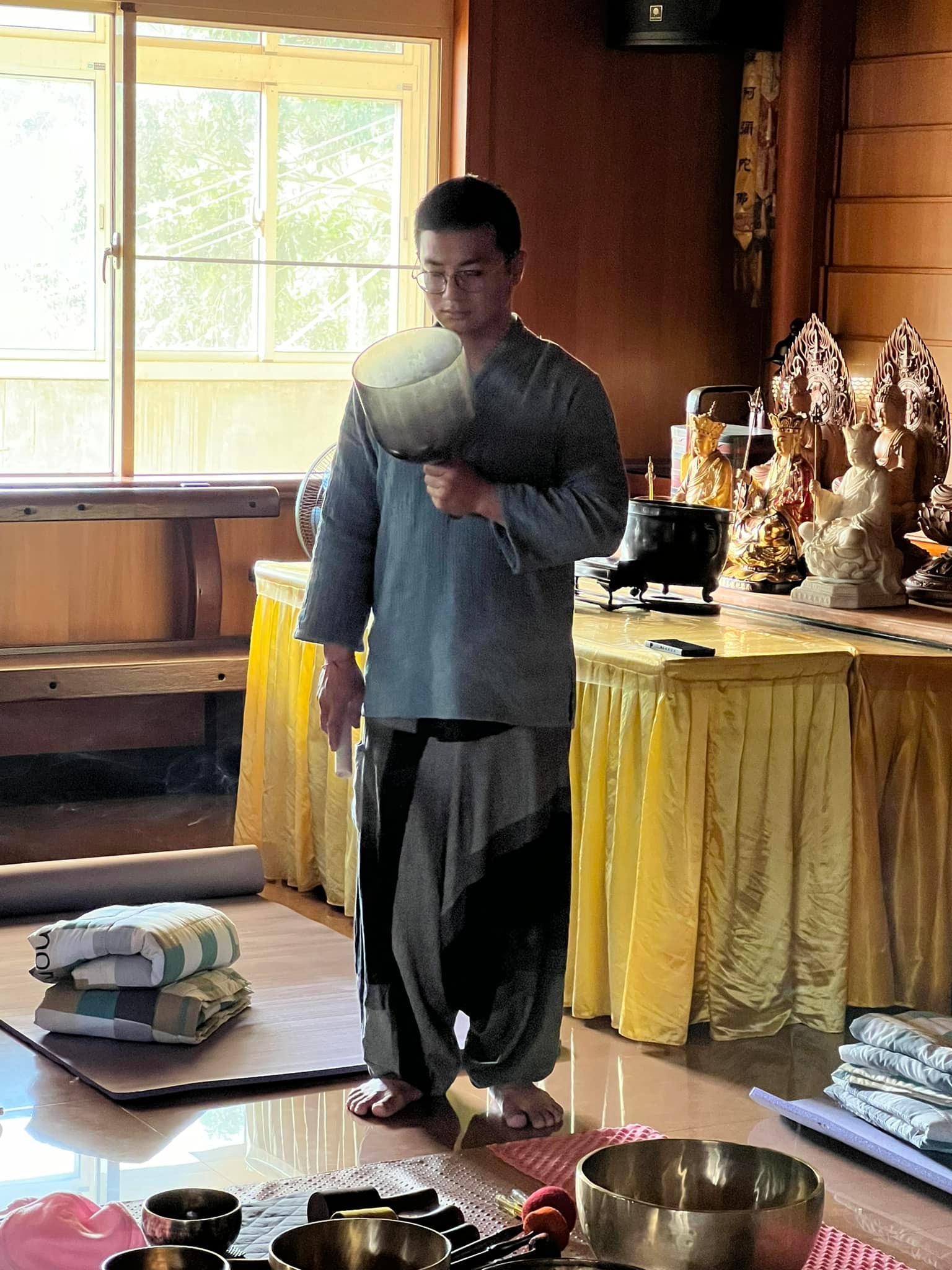 台灣留雲山雲水寺 - 如是我聞： 一時，佛住王舍城迦蘭陀竹園。時，有眾多比丘集於食堂，思惟世間而思惟。 爾時，世尊知諸比丘心之所念，往詣食堂 ...