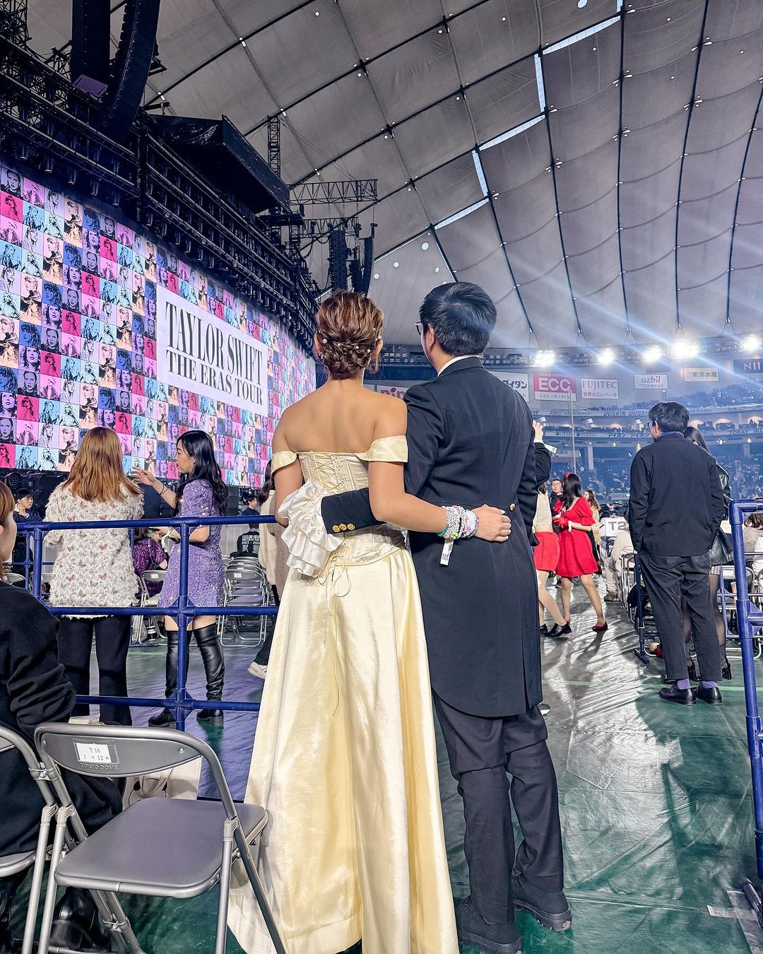 Philippine - ROMEO AND JULIET? 😍 Vlogger Jen Barangan wore a dress ...