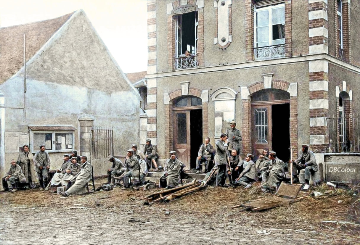 WW1 Colourised Photos - Saint Chamond Char capured by the Germans. On ...