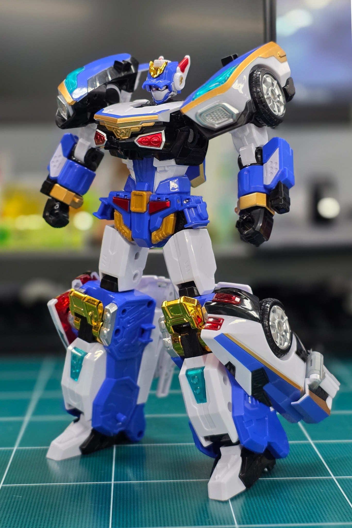 UPDATE SAMG Entertainment Blue Cop W action figure additional 