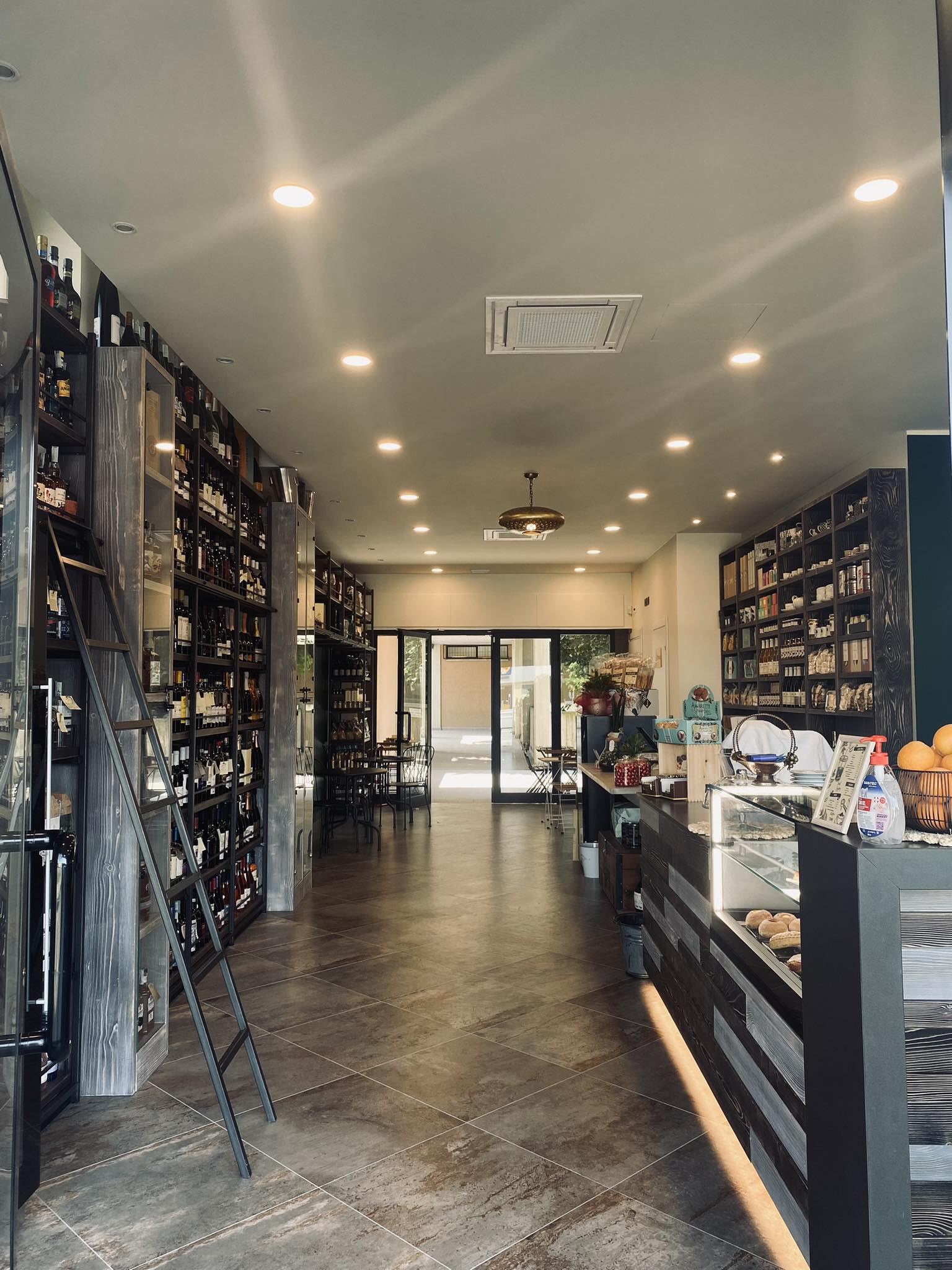 L’ Angolo Di Vino