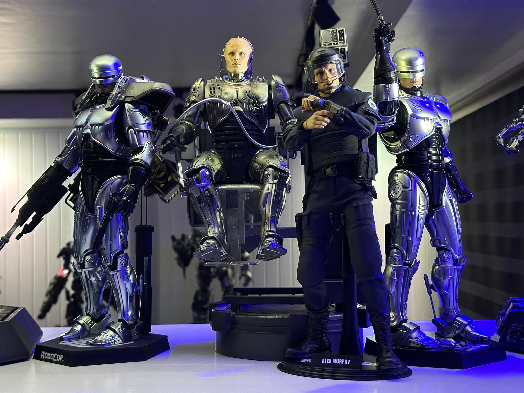First Hot Toys Robocop 1/6 scale figure, Movie Masterpiece MMS10