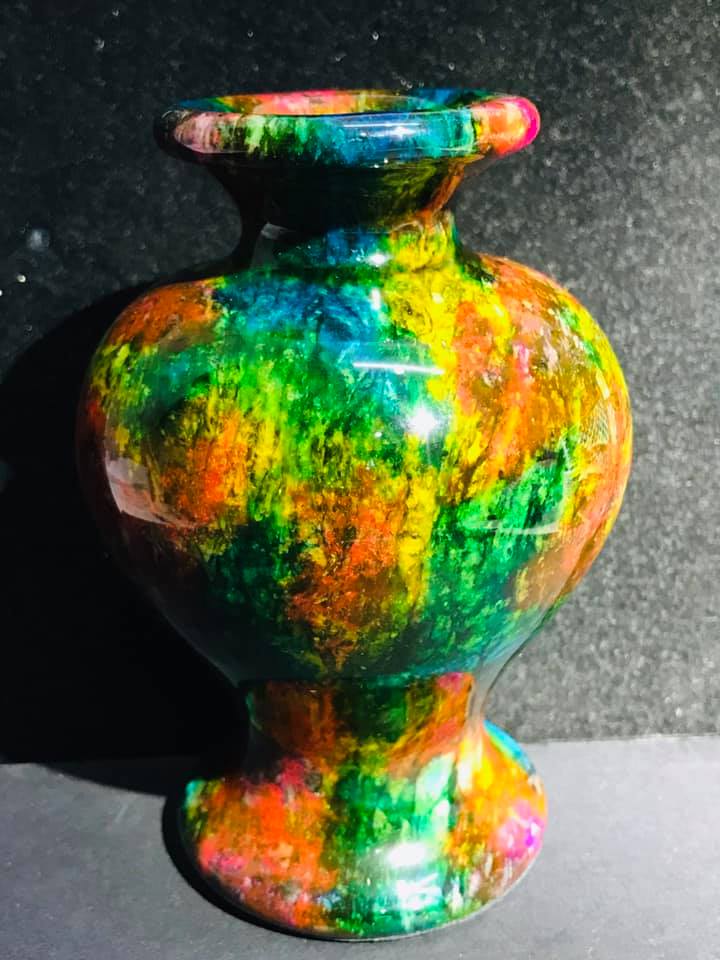 ✴️✴️✴️正宗台湾七彩玉-观音形花瓶✴️✴️✴️ 台湾七彩玉以颜色
