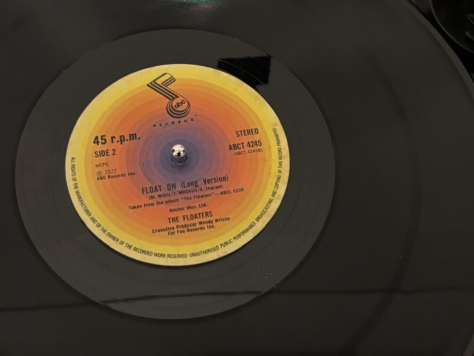 THE FLOATERS - Float On - 1977 😍